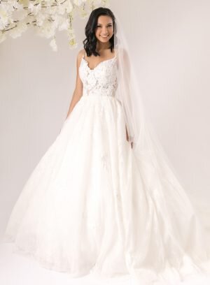 Vestido de Noiva em renda de chantilly